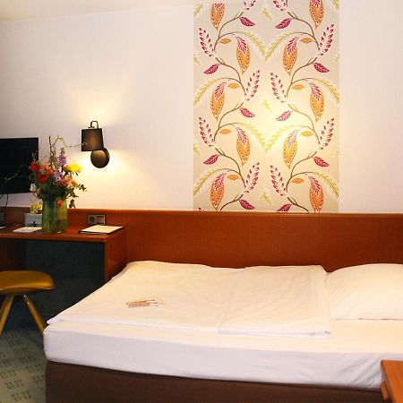 Avia Hotel เรเกนส์บวร์ก ภายนอก รูปภาพ