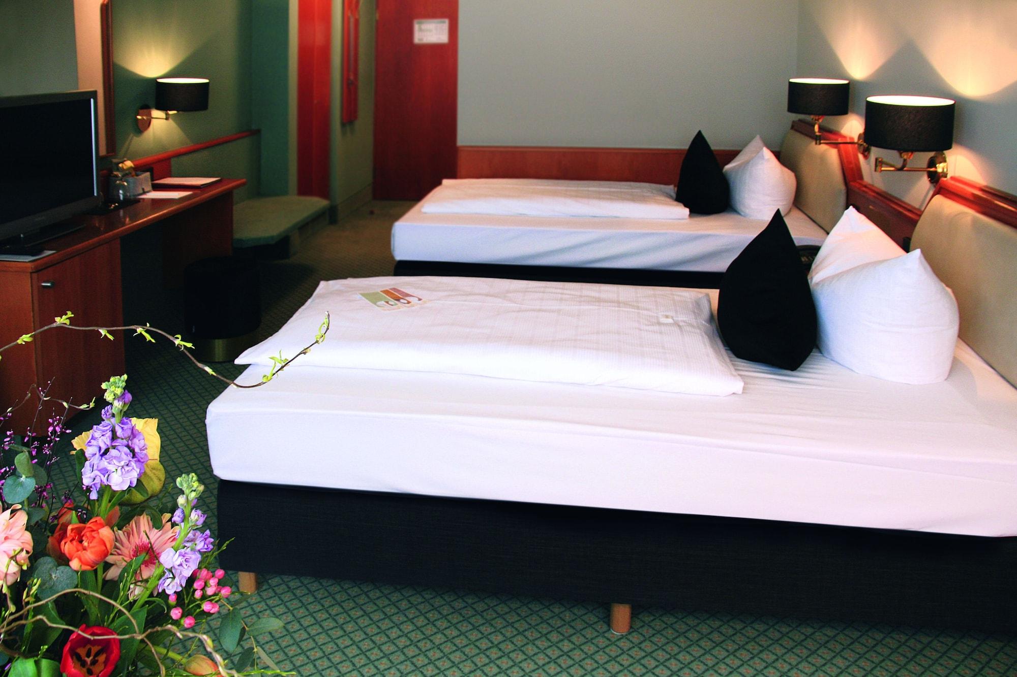 Avia Hotel เรเกนส์บวร์ก ภายนอก รูปภาพ