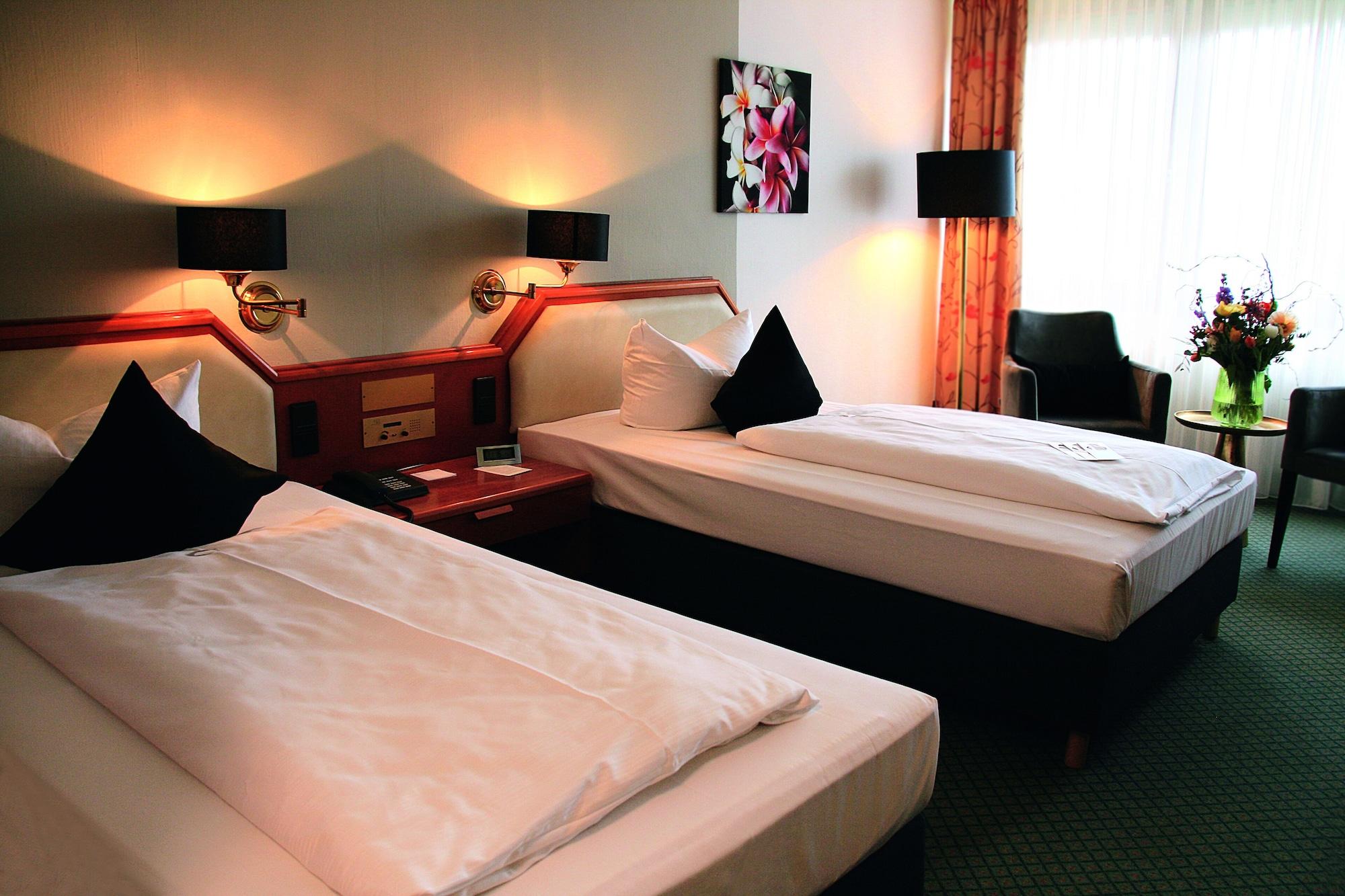 Avia Hotel เรเกนส์บวร์ก ภายนอก รูปภาพ