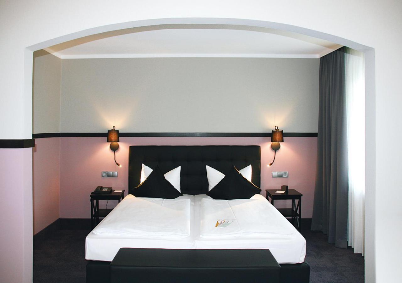 Avia Hotel เรเกนส์บวร์ก ภายนอก รูปภาพ