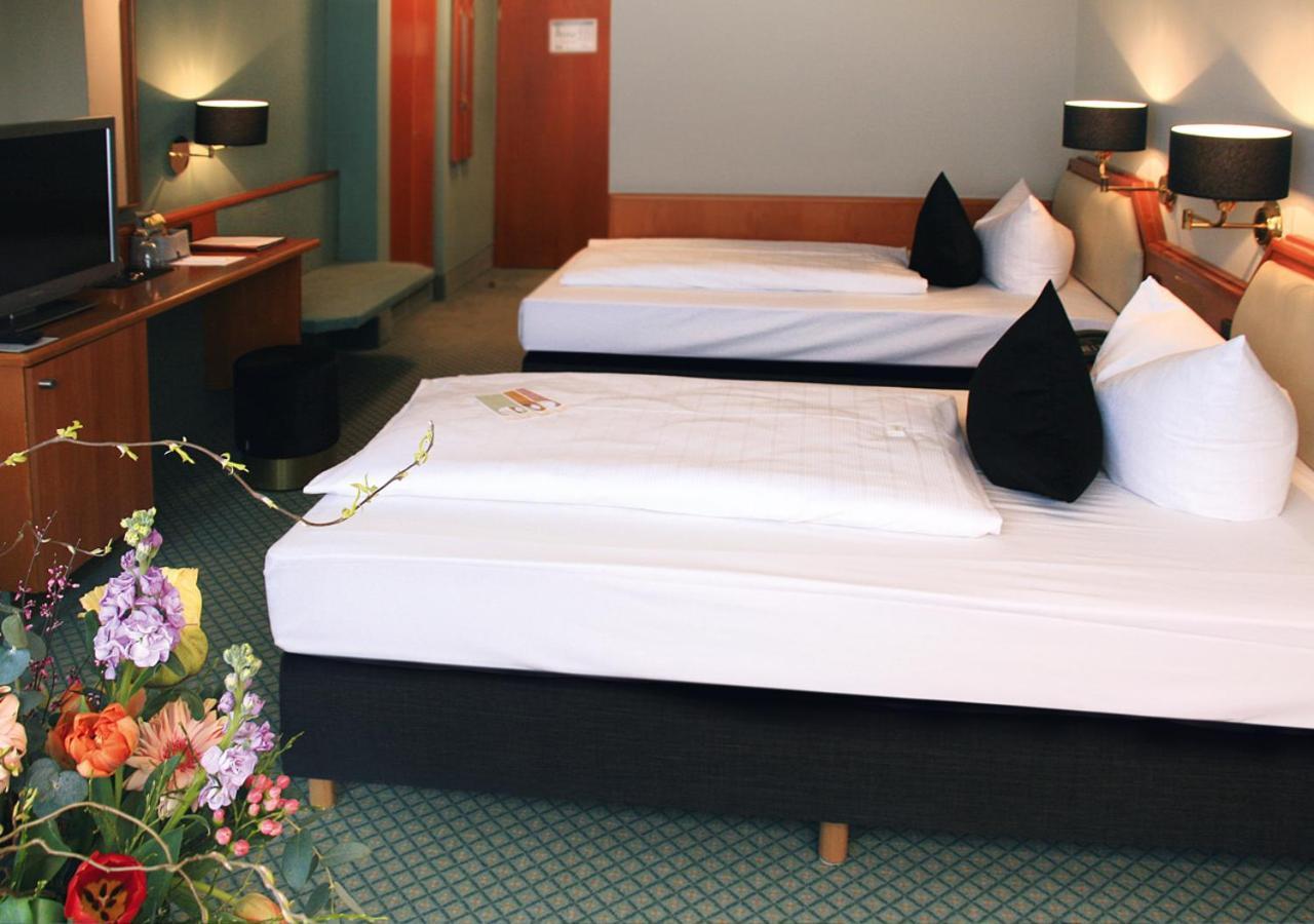 Avia Hotel เรเกนส์บวร์ก ภายนอก รูปภาพ