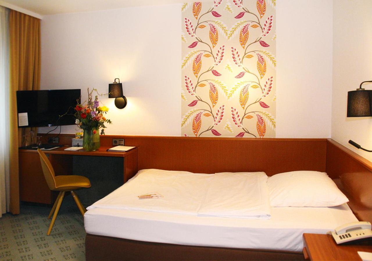 Avia Hotel เรเกนส์บวร์ก ภายนอก รูปภาพ