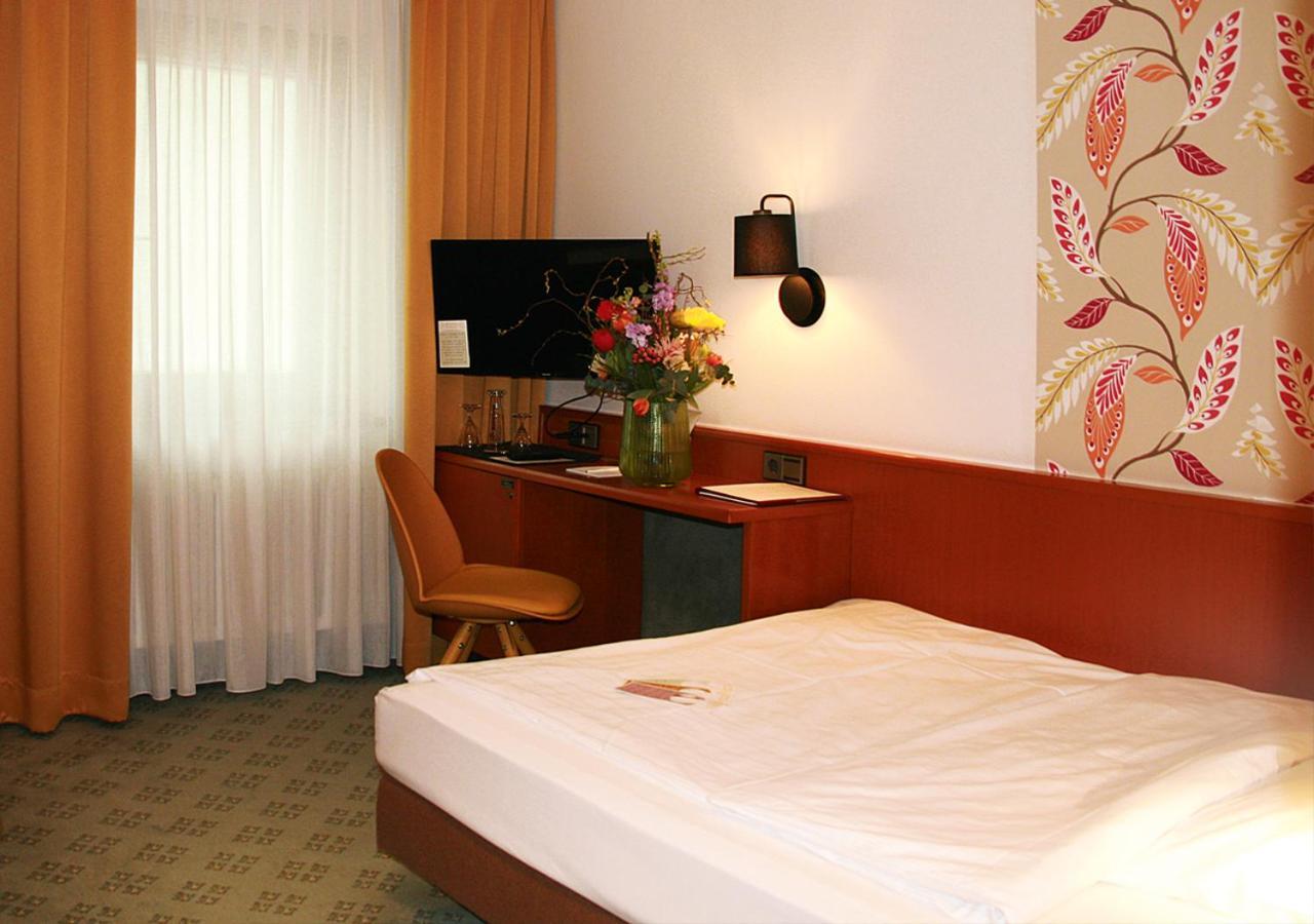 Avia Hotel เรเกนส์บวร์ก ภายนอก รูปภาพ