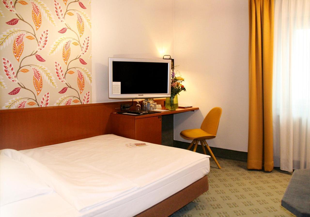 Avia Hotel เรเกนส์บวร์ก ภายนอก รูปภาพ